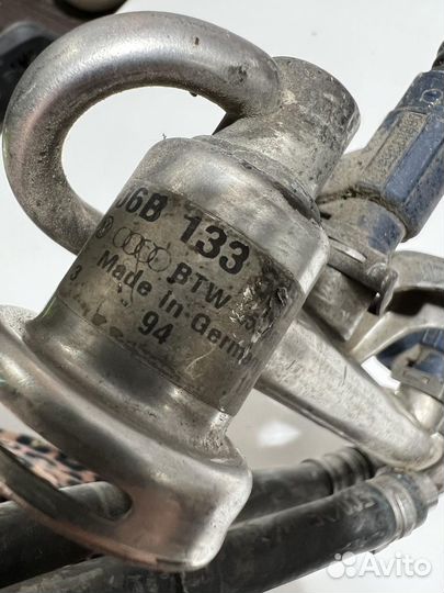 Топливная рампа Audi VW Skoda 06B133551M