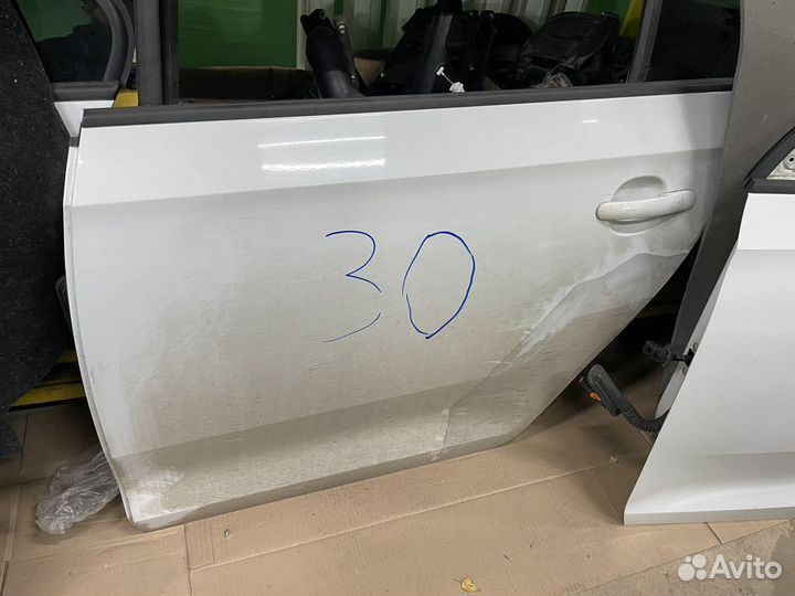 Дверь задняя левая skoda rapid