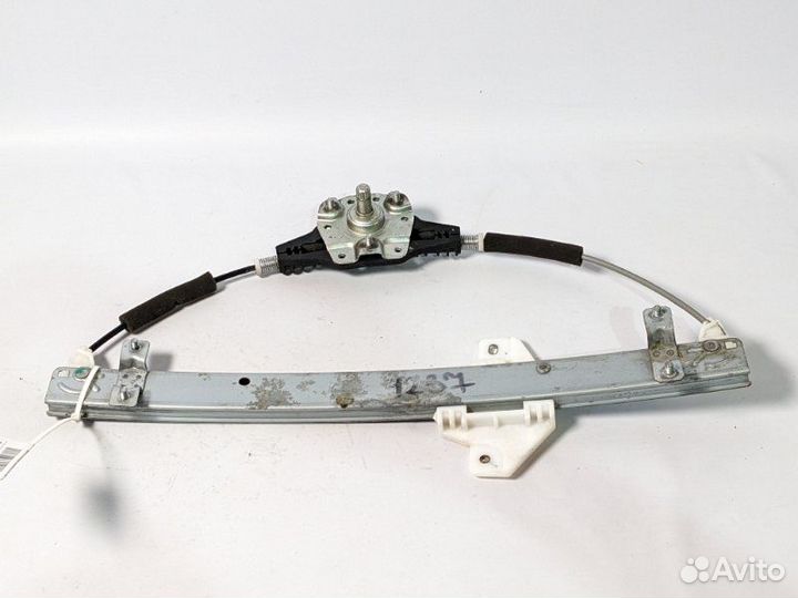Стеклоподъемник механич задний левый Kia Rio G4FC