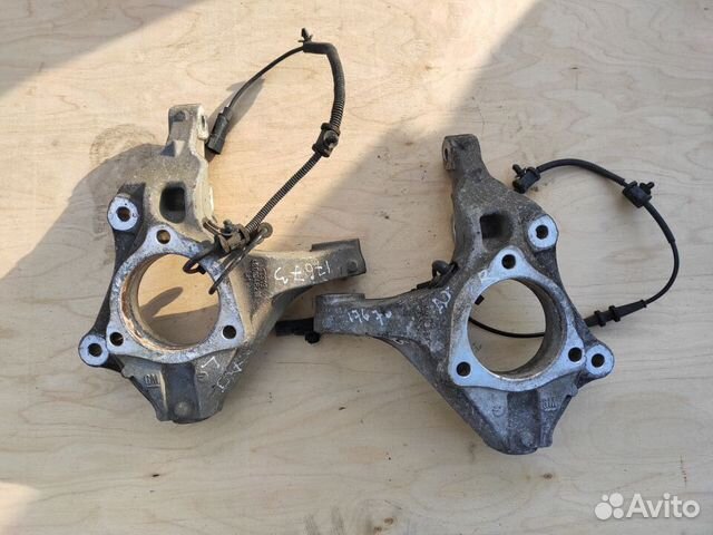 Кулак поворотный 1.3 1.4 1.6 Opel Astra J