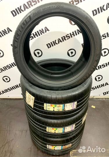 Michelin Pilot Super Sport 285/35 R21 и 325/30 R21 114R