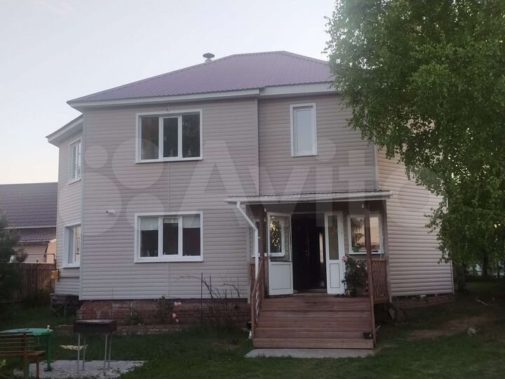 Коттедж 233 м² на участке 10 сот.