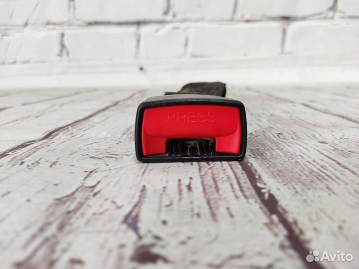 Фиксатор (замок) ремня безопасности задний 2110