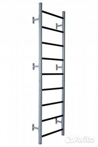 Шведская стенка серая с черными перекладинами