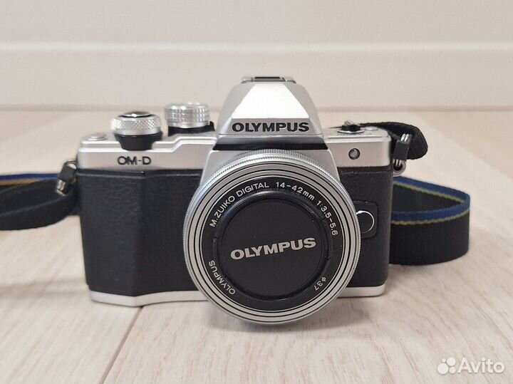Olympus E-M10 2