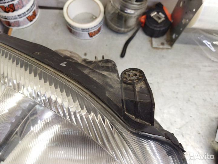 Фара передняя правая Suzuki Ignis HR M13A 1.3 2004