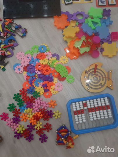 Развивающие игрушки