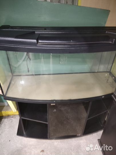 Аквариум250 л. Выгнутым стеклом и пластиковой крыш