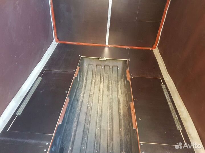 Утепленный прицеп для зимней рыбалки