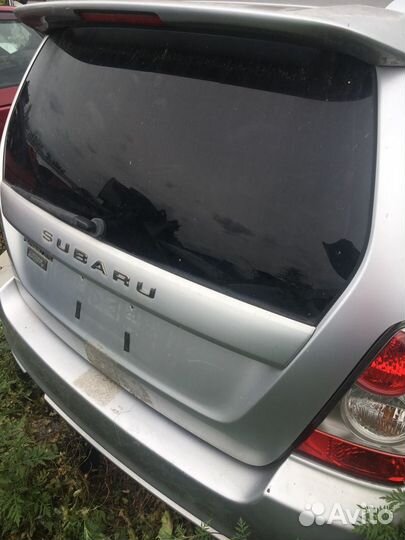 Субару форестер SG крышка багажника