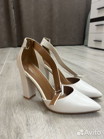 Туфли на каблуке