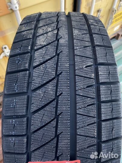 RoadX RX Frost WU02 275/45 R21 110V