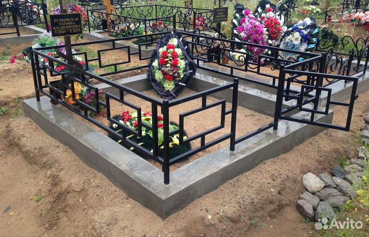 Бетонный цоколь на могиле