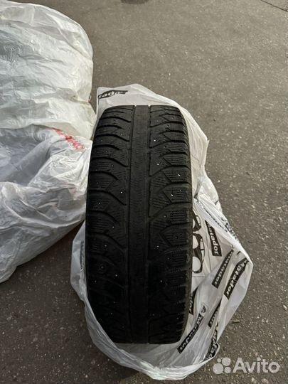 Bridgestone Ice Cruiser 7000 275/70 R16