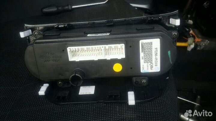 Kia Rio 3 блок управления климатом