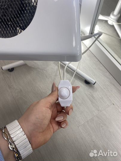 Вытяжка для педикюра с подставкой