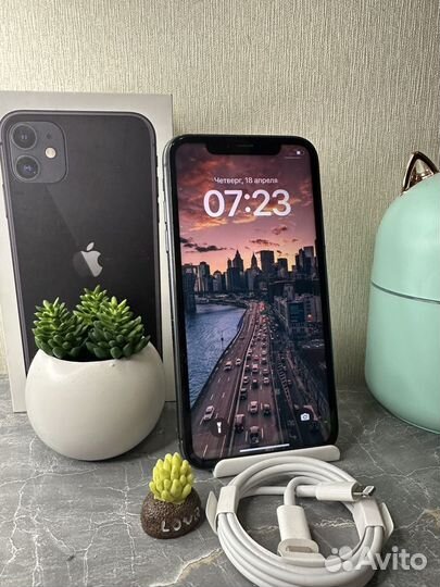 iPhone 11, 64 ГБ