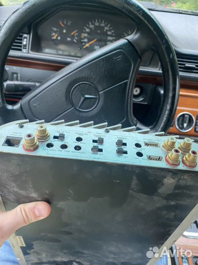 Автомобильный усилитель 4 канала