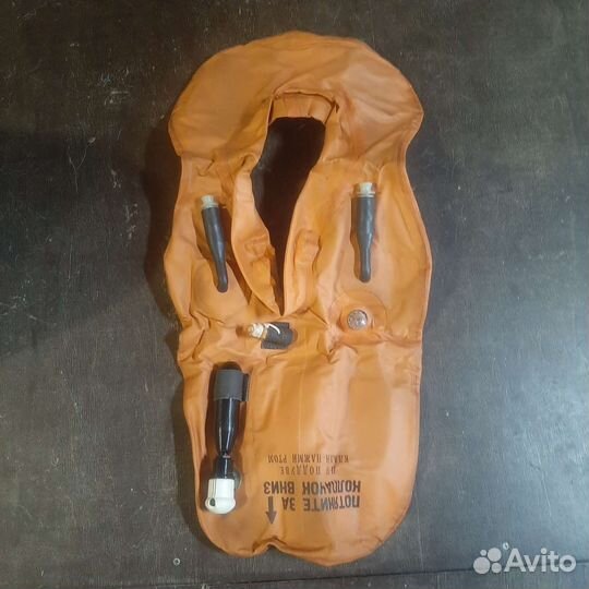 Спасательный жилет авиационный