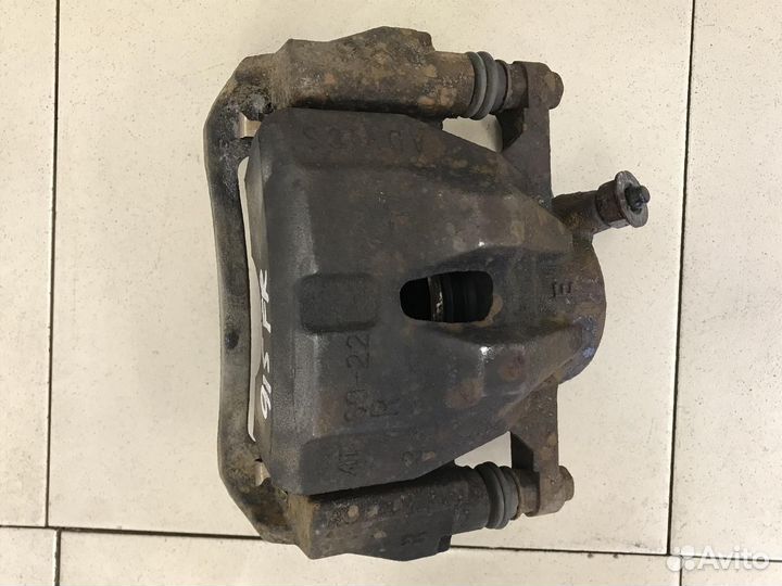 Суппорт передний правый Corolla E15 2006-2013