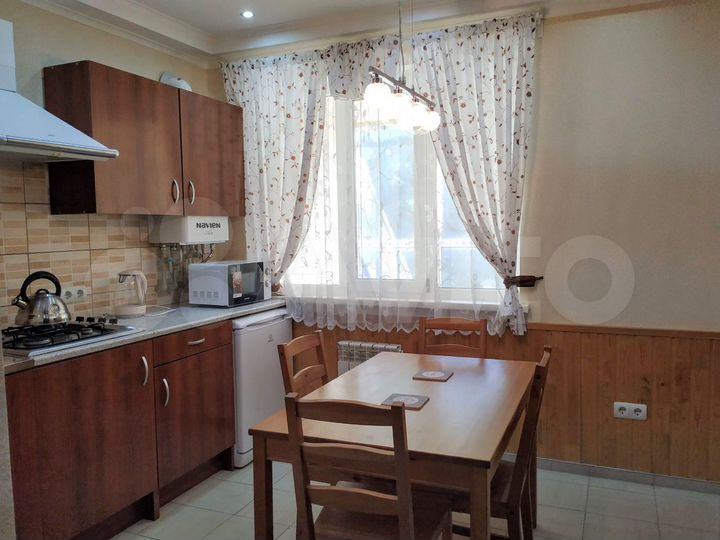 1-к. квартира, 42 м², 1/9 эт.