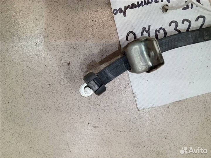 Ограничитель двери задней левой Toyota Camry XV40