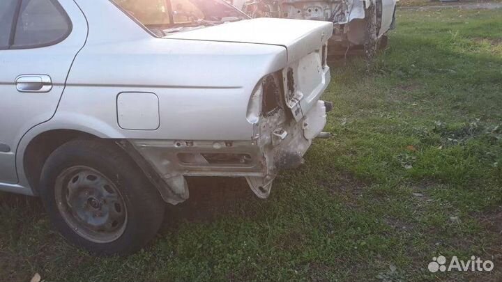 Крыло заднее левое Nissan sunny b15