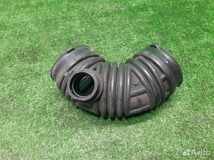 Патрубок воздушного фильтра Opel Zafira C 2014