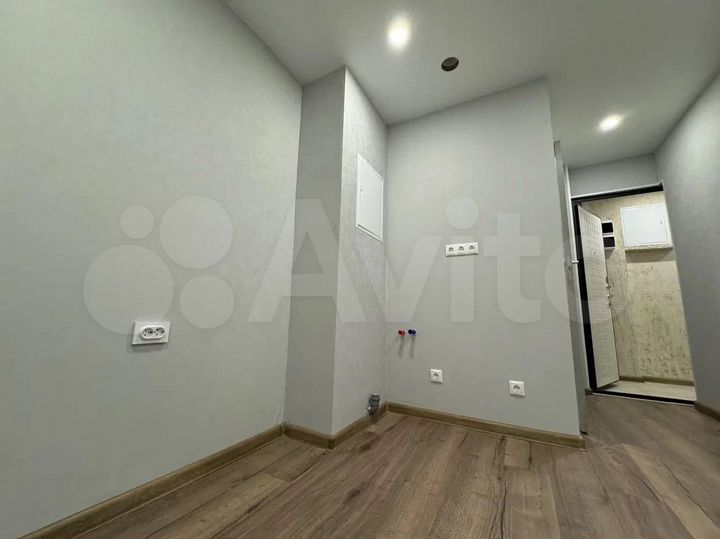 Доля в 3-к. квартире, 12 м², 1/9 эт.