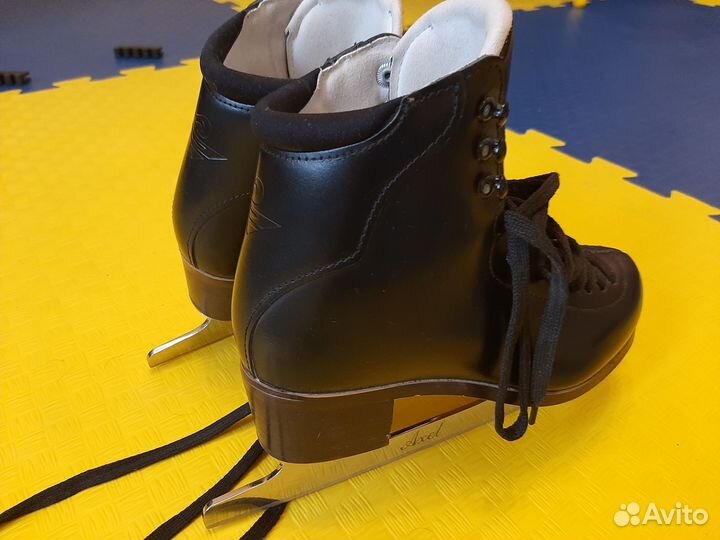 Коньки фигурные для мальчика