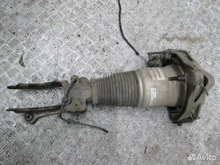 Амортизатор передний правый Фольксваген Туарег 1