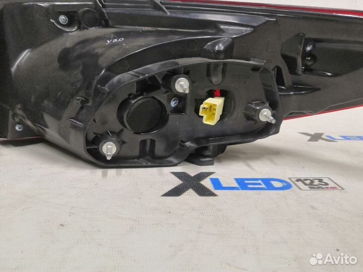 Фонарь Mazda 3 BM 2016 левый в крыло