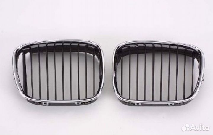 Решетка радиатора лев черн хромированная BMW: 5 (E39) 95