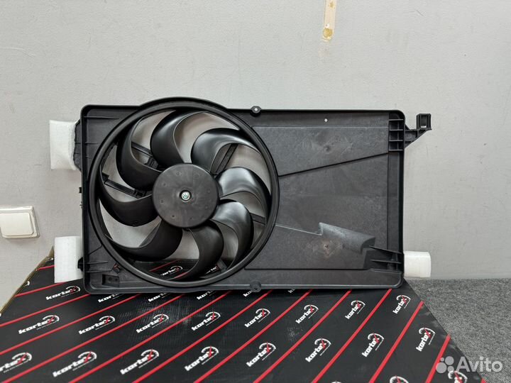 Диффузор радиатора в сборе Ford Focus 2, 04-08