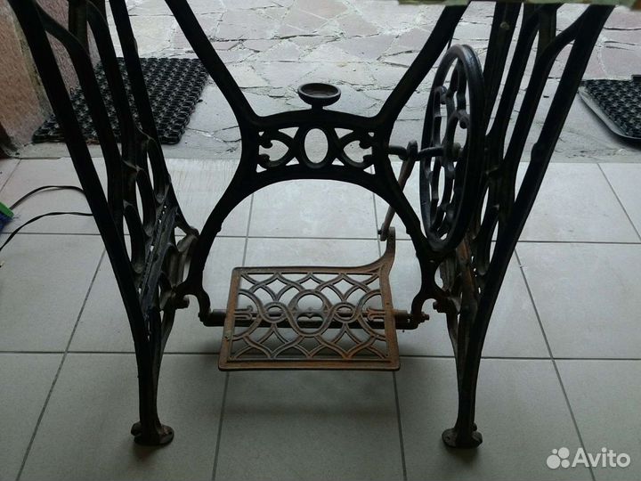 Очень. редкая.станина от швеиной машинки. Аронъ