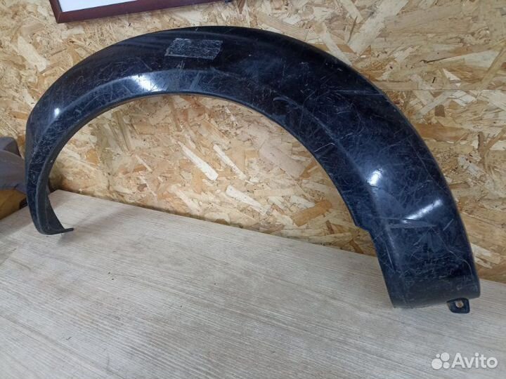 Расширители арок задние левые Nissan Np 300