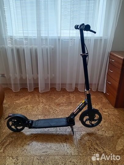 Самокат с дисковым тормозом