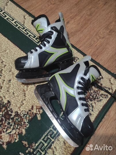 Коньки хоккейные 40 размер