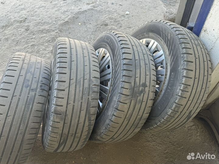 Nokian Tyres Hakka Blue 215/65 R16