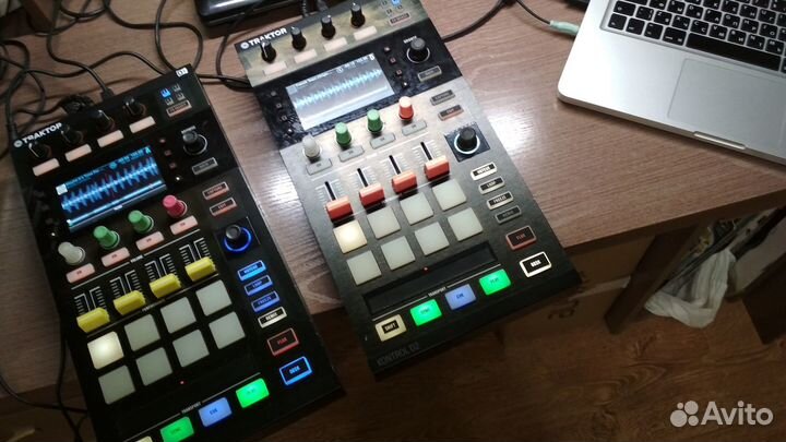 NI Traktor D2 (dj контроллер) 2 шт