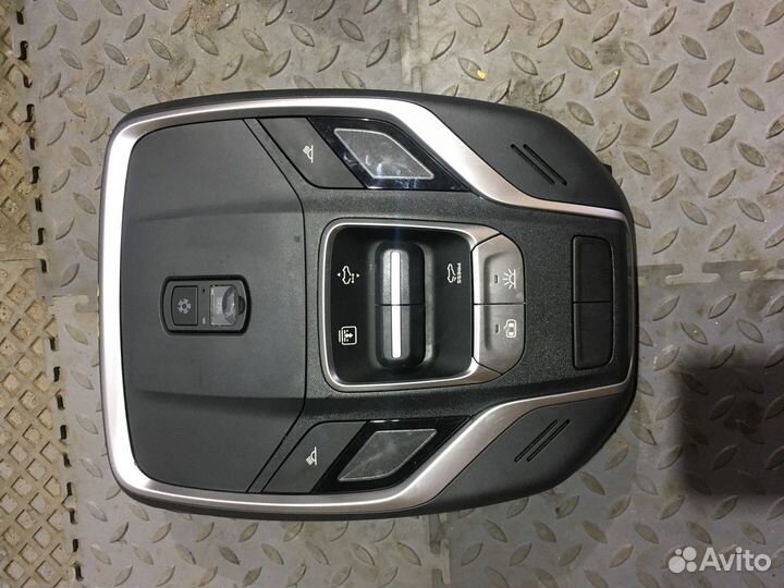 Плафон внутреннего освещения + кнопки панорамы