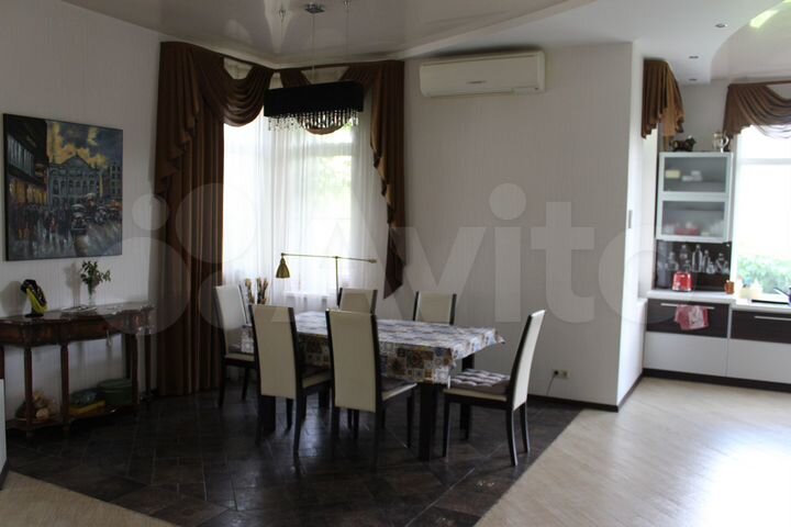 Дом 233 м² на участке 6 сот.