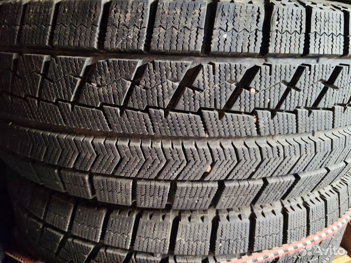 Bridgestone Blizzak VRX 215/65 R16 98