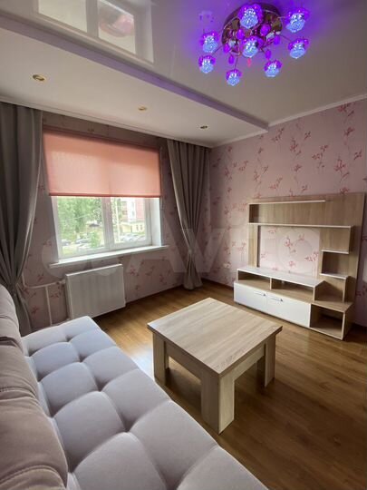 2-к. квартира, 52 м², 3/9 эт.