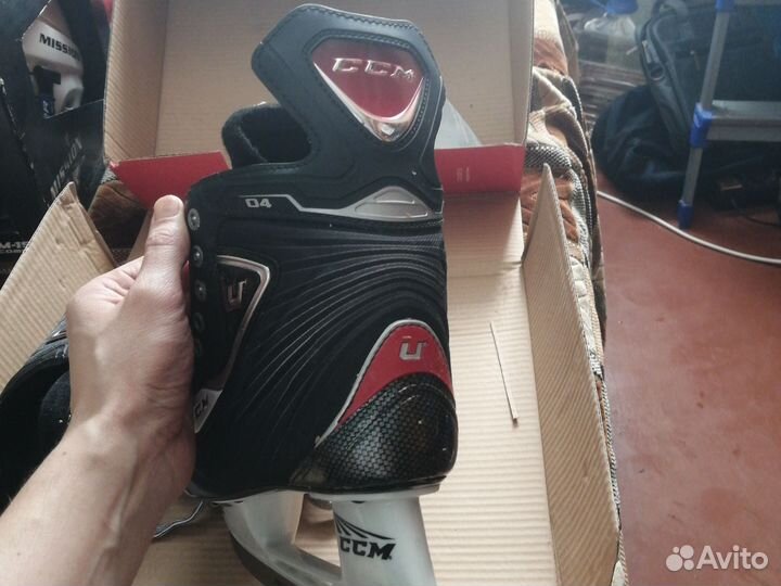 Коньки хоккейные