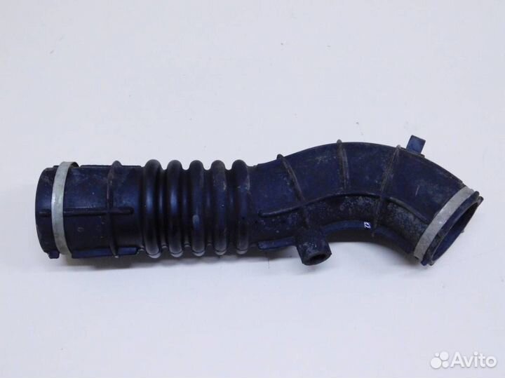 Патрубок воздушного фильтра LADA Largus 2012