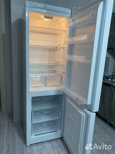 Продается холодильник