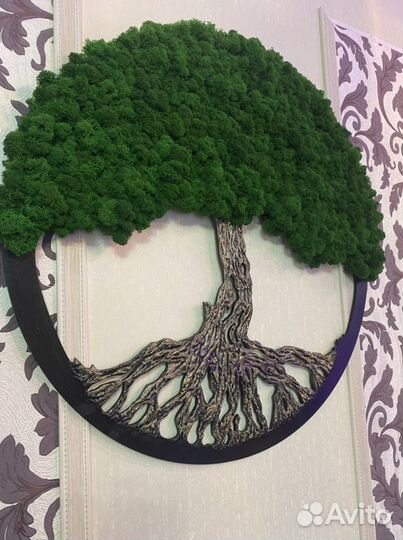 Дерево из стабилизированного мха