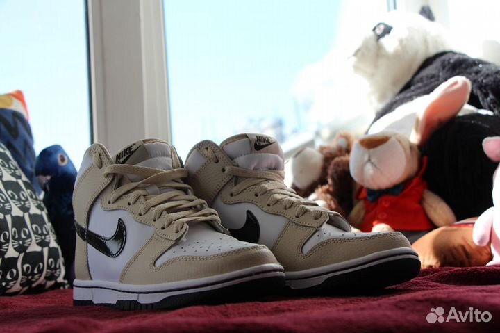 Wmns nike dunk high