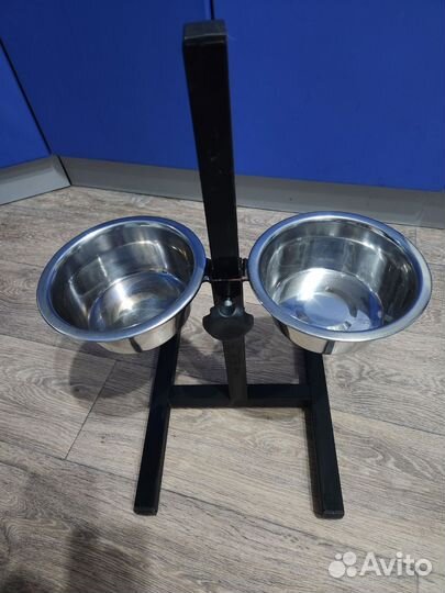 Подставка для кормления собак